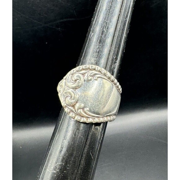 Wm Rogers Spoon Ring Size 7 Vintage Scroll Work Chunky Artisan Boho Silver Plate - Picture 4 of 7